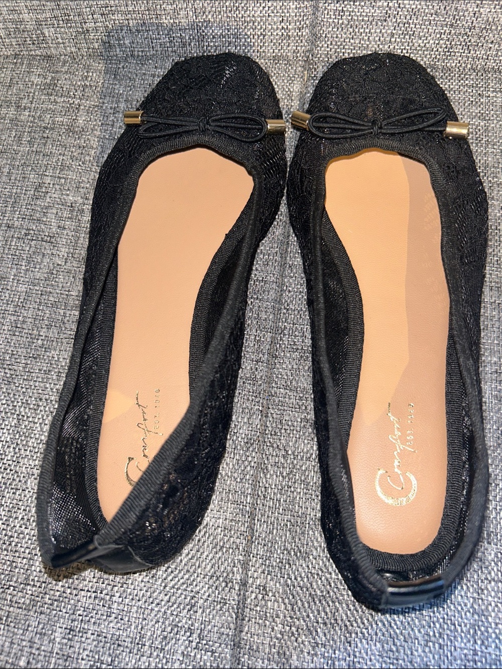 NEW - C est 1946 -Women's Black Lace Ballet Flats with Bow and Metallic Tips - Picture 4 of 8